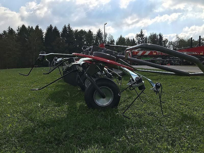 Massey Ferguson MF TD 1310 X TRC / Lotus 1250 Profi - Maşină de întors fânul: Foto 5 Massey Ferguson MF TD 1310 X TRC / Lotus 1250 Profi - Maşină de întors fânul: Foto 5