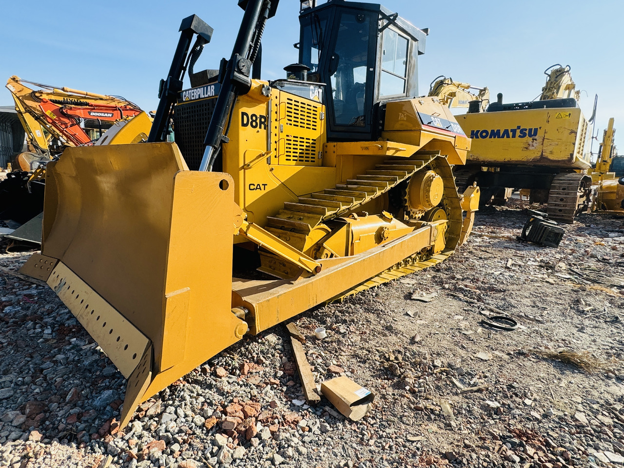 Buldozer CATERPILLAR CAT D8R USED BULLDOZER D8T D4C D6G D7G D7R D7E D9R D10R Secondhand Dozer for Sale in Good Condition: Foto 13 Buldozer CATERPILLAR CAT D8R USED BULLDOZER D8T D4C D6G D7G D7R D7E D9R D10R Secondhand Dozer for Sale in Good Condition: Foto 13