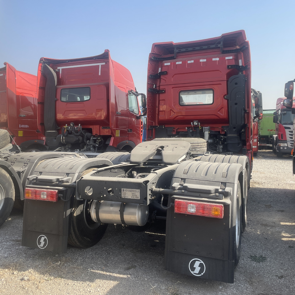 Shacman Slightly Used X3000 X5000 (6*4) Semi Truck Head Tractor Head Tipper Head - Cap tractor: Foto 5 Shacman Slightly Used X3000 X5000 (6*4) Semi Truck Head Tractor Head Tipper Head - Cap tractor: Foto 5