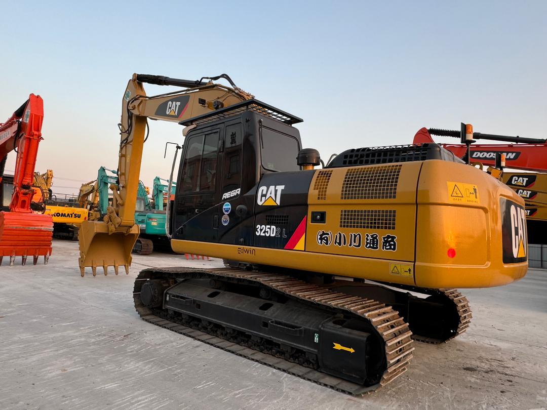 Caterpillar 325 CAT CAT 325D 325D2 330D 329D 320D 320D2 320GC - Excavator pe şenile: Foto 2 Caterpillar 325 CAT CAT 325D 325D2 330D 329D 320D 320D2 320GC - Excavator pe şenile: Foto 2