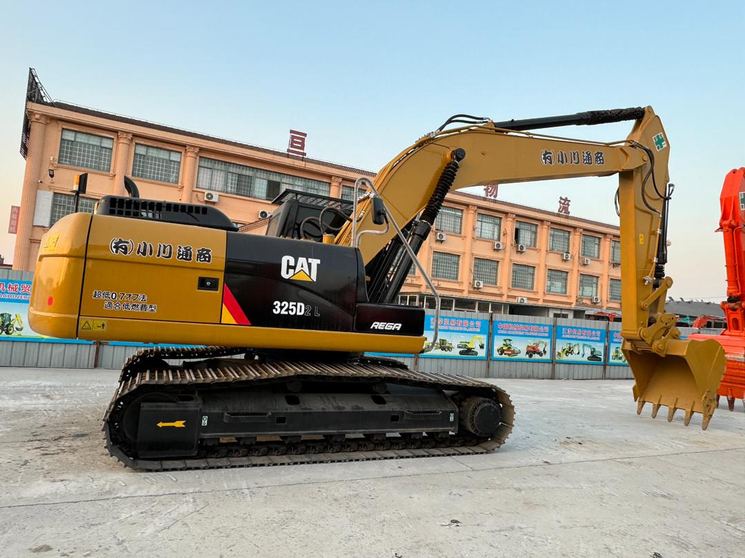 Caterpillar 325 CAT CAT 325D 325D2 330D 329D 320D 320D2 320GC - Excavator pe şenile: Foto 3 Caterpillar 325 CAT CAT 325D 325D2 330D 329D 320D 320D2 320GC - Excavator pe şenile: Foto 3