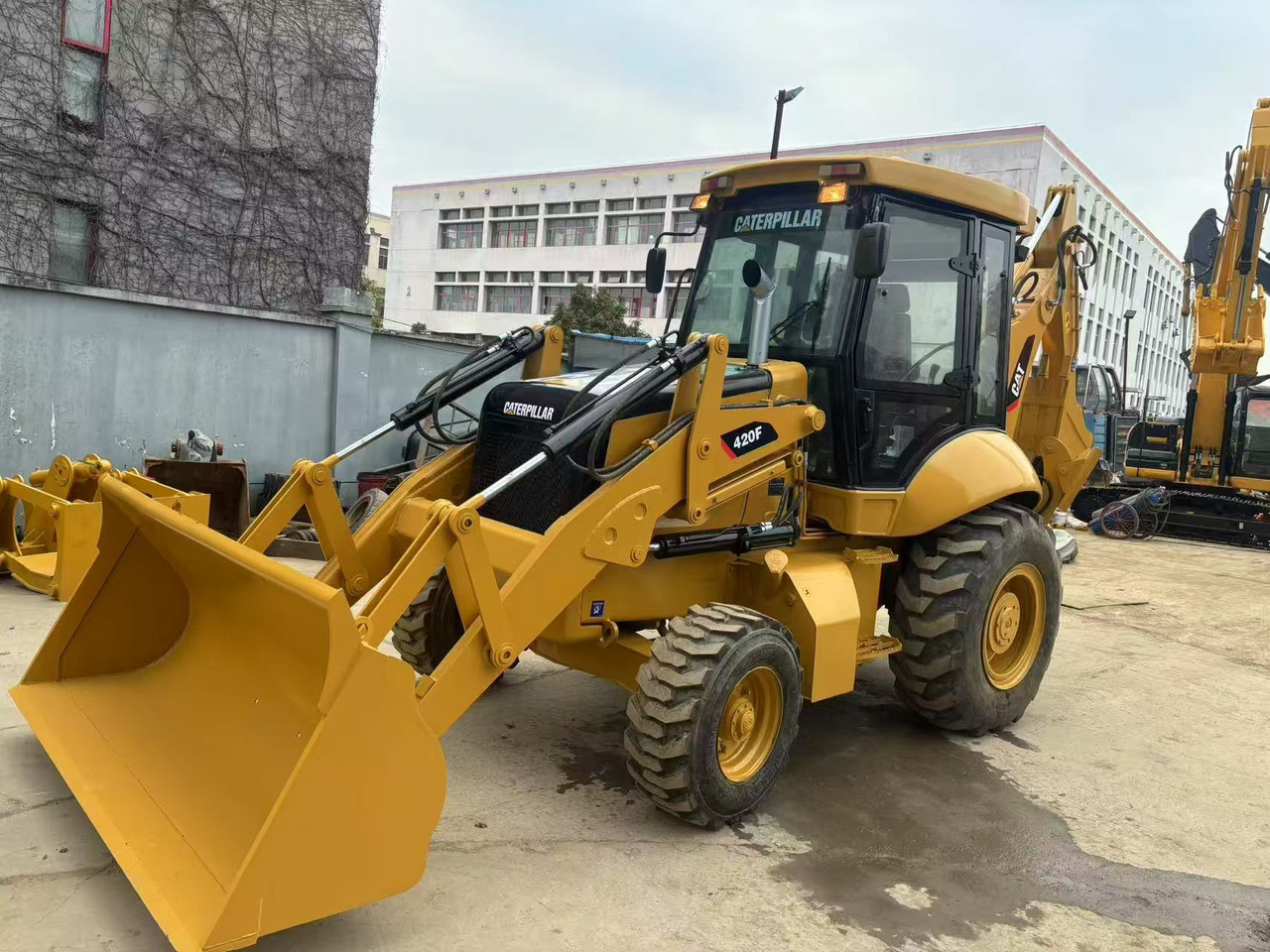 Caterpillar New or Used Backhoe CAT 420 Backhoe Loader CAT420F 420F2 JCB 3CX 4CX - Buldoexcavator: Foto 2 Caterpillar New or Used Backhoe CAT 420 Backhoe Loader CAT420F 420F2 JCB 3CX 4CX - Buldoexcavator: Foto 2