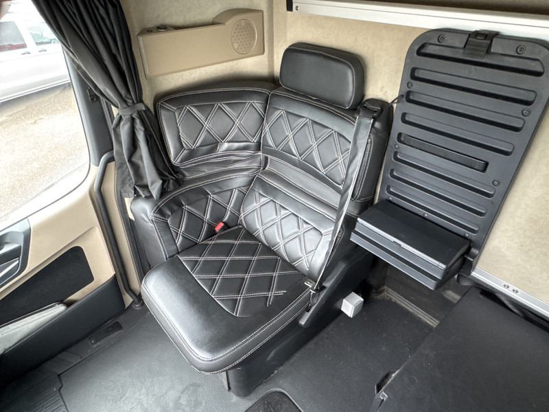 Mercedes-Benz Actros L-Gigaspacecabine 1845 LS Lowliner, Solostar Mirror cams , Leer , Euro 6 - Camion şasiu: Foto 4 Mercedes-Benz Actros L-Gigaspacecabine 1845 LS Lowliner, Solostar Mirror cams , Leer , Euro 6 - Camion şasiu: Foto 4