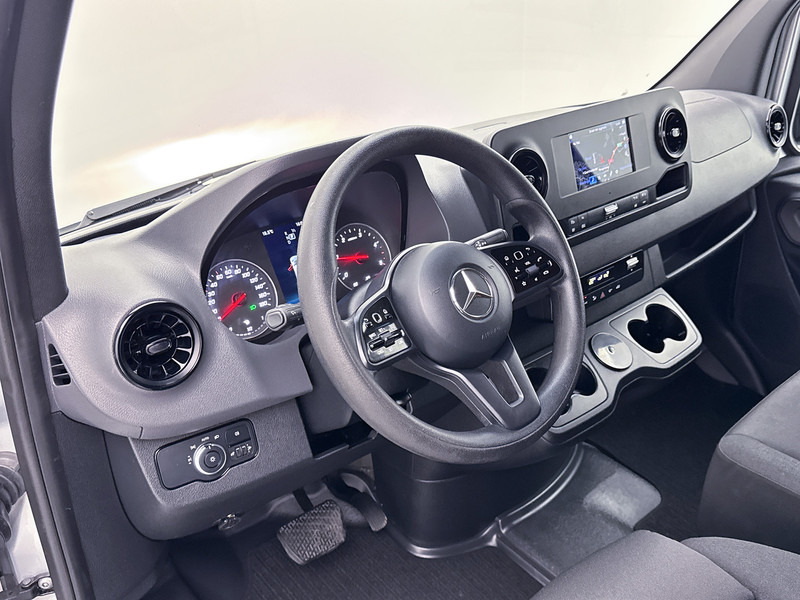 Mercedes-Benz Sprinter 315 1.9 CDI L2H2 Inrichting 220v omvormer Laadlift Navigatie Achteruitrijcamera Inrichting Cruise Control - Dubă: Foto 5 Mercedes-Benz Sprinter 315 1.9 CDI L2H2 Inrichting 220v omvormer Laadlift Navigatie Achteruitrijcamera Inrichting Cruise Control - Dubă: Foto 5