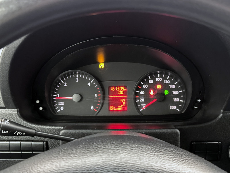 Volkswagen Crafter 35 2.0 TDI L1H1 2x schuifdeur Inrichting Lucht geveerde stoel Cruise control Airco - Dubă: Foto 5 Volkswagen Crafter 35 2.0 TDI L1H1 2x schuifdeur Inrichting Lucht geveerde stoel Cruise control Airco - Dubă: Foto 5