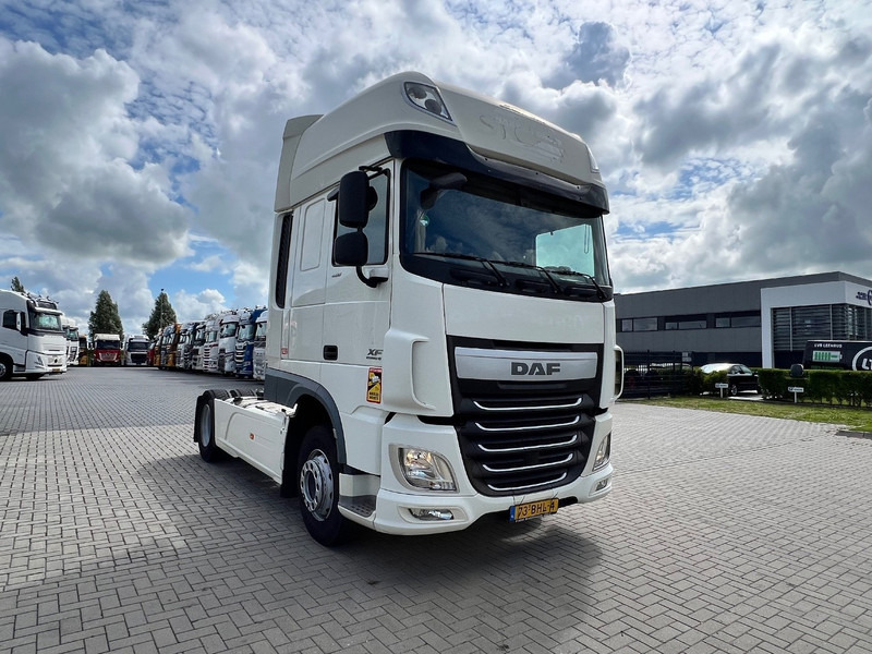 DAF XF 460 4x2 Trekker SSC / 2x Tank / full spoiler - Cap tractor: Foto 4 DAF XF 460 4x2 Trekker SSC / 2x Tank / full spoiler - Cap tractor: Foto 4