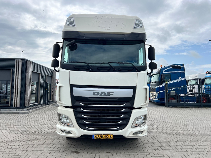 DAF XF 460 4x2 Trekker SSC / 2x Tank / full spoiler - Cap tractor: Foto 2 DAF XF 460 4x2 Trekker SSC / 2x Tank / full spoiler - Cap tractor: Foto 2