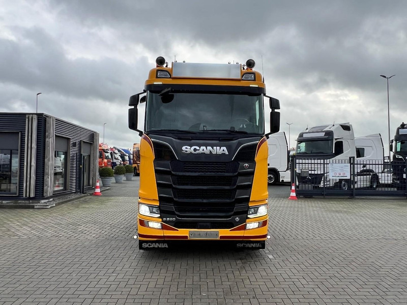 Scania S580 V8 NGS 6x2 Trekker Hydraulic / Retarder / Full Air - Cap tractor: Foto 2 Scania S580 V8 NGS 6x2 Trekker Hydraulic / Retarder / Full Air - Cap tractor: Foto 2