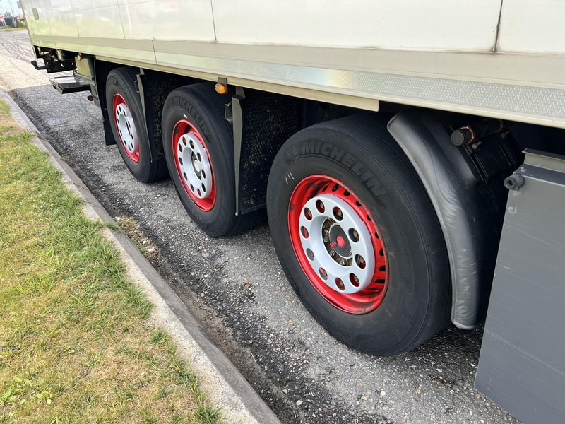 Kögel 3 - assige koeloplegger Carrier vector 1550 - Semiremorcă frigider: Foto 5 Kögel 3 - assige koeloplegger Carrier vector 1550 - Semiremorcă frigider: Foto 5