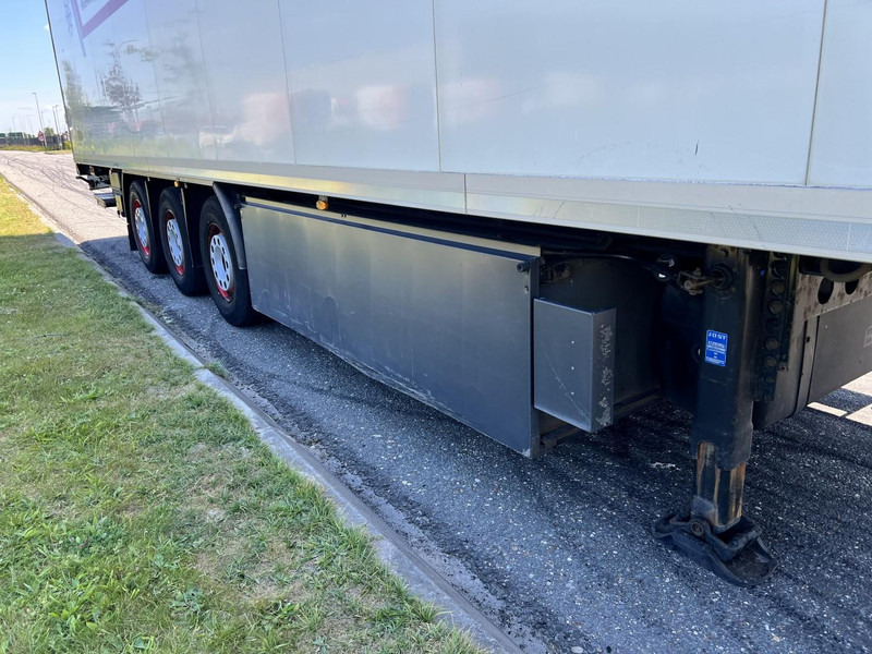Kögel 3 - assige koeloplegger Carrier vector 1550 - Semiremorcă frigider: Foto 4 Kögel 3 - assige koeloplegger Carrier vector 1550 - Semiremorcă frigider: Foto 4