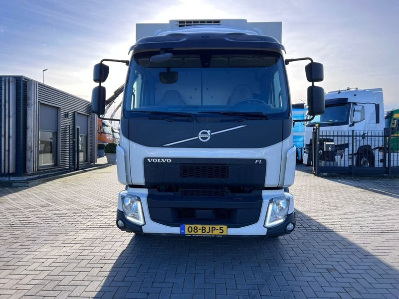 Volvo FL 250 4x2 Koelwagen Thermo king V600 / Tailgate Dhollandia 2000kg - Camion frigider: Foto 2 Volvo FL 250 4x2 Koelwagen Thermo king V600 / Tailgate Dhollandia 2000kg - Camion frigider: Foto 2