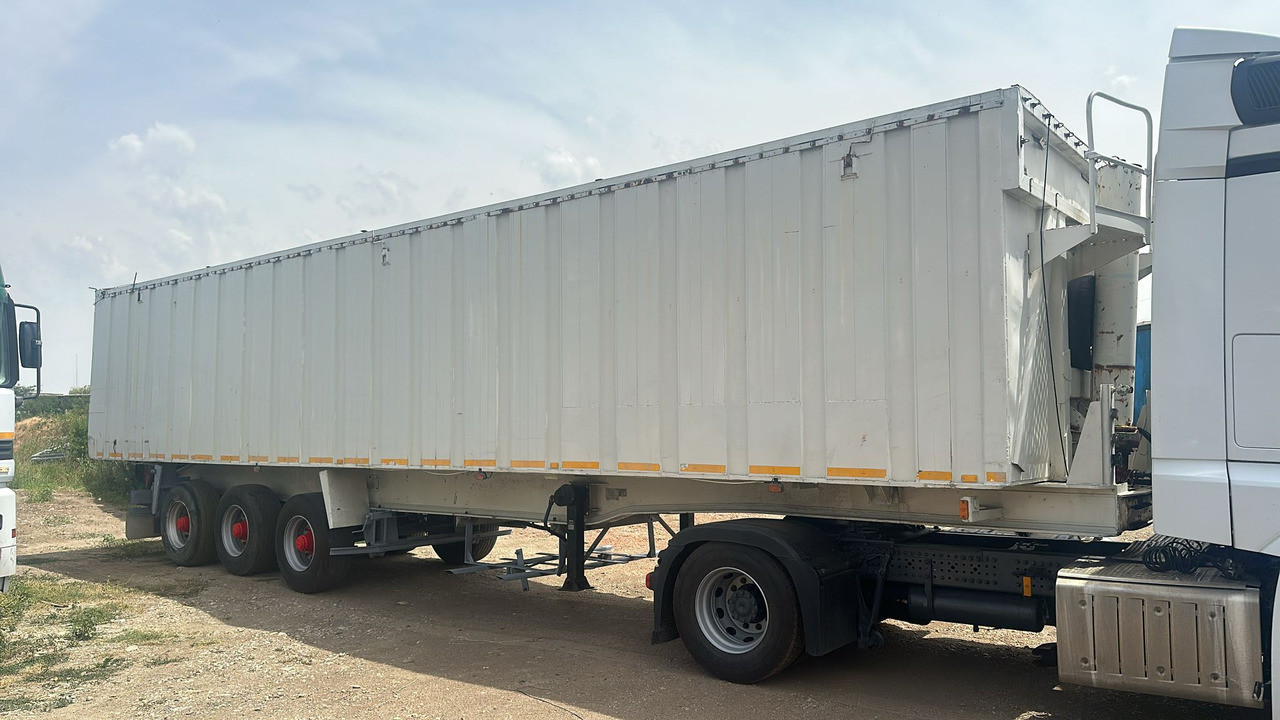 BENALU Bena Cereale 68m3 T34C1NL Aluminiu - Semiremorcă basculantă: Foto 4 BENALU Bena Cereale 68m3 T34C1NL Aluminiu - Semiremorcă basculantă: Foto 4