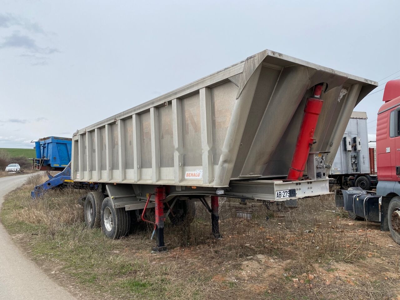 Benalu Bena Basculabila Agregate Aluminiu 2 PIECES AVALABILE - Semiremorcă basculantă: Foto 3 Benalu Bena Basculabila Agregate Aluminiu 2 PIECES AVALABILE - Semiremorcă basculantă: Foto 3