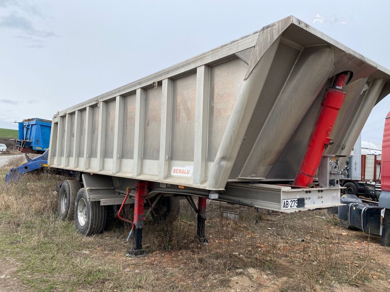 Benalu Bena Basculabila Agregate Aluminiu 2 PIECES AVALABILE - Semiremorcă basculantă: Foto 2 Benalu Bena Basculabila Agregate Aluminiu 2 PIECES AVALABILE - Semiremorcă basculantă: Foto 2