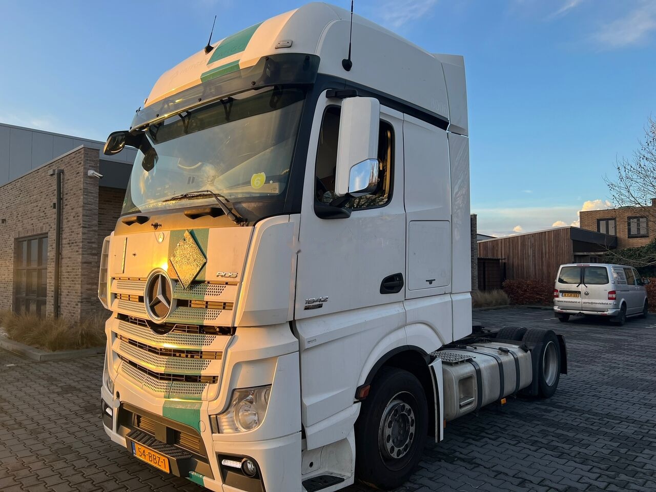 Mercedes-Benz Actros 1842 MP4 - Cap tractor: Foto 2 Mercedes-Benz Actros 1842 MP4 - Cap tractor: Foto 2
