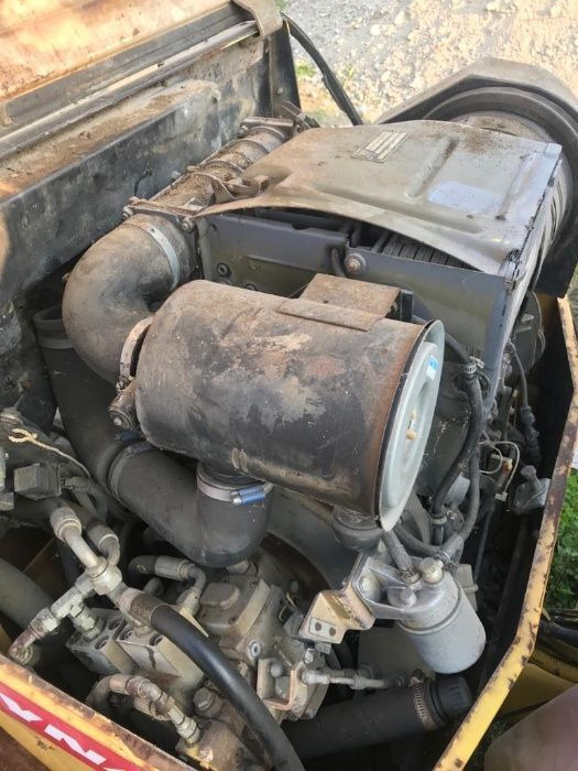 Dynapac CC 122 DEUTZ Vand complet sau PIESE - Cilindru compactor: Foto 4 Dynapac CC 122 DEUTZ Vand complet sau PIESE - Cilindru compactor: Foto 4