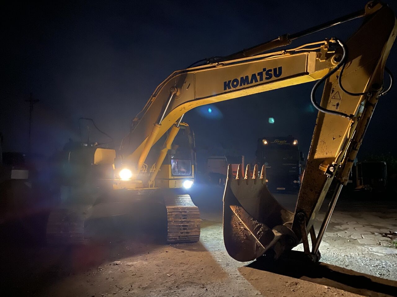 Din dezmembrari pentru KOMATSU PC210 -6 -8 -10 , second hand Komatsu - Piesă de schimb pentru Excavator: Foto 2 Din dezmembrari pentru KOMATSU PC210 -6 -8 -10 , second hand Komatsu - Piesă de schimb pentru Excavator: Foto 2