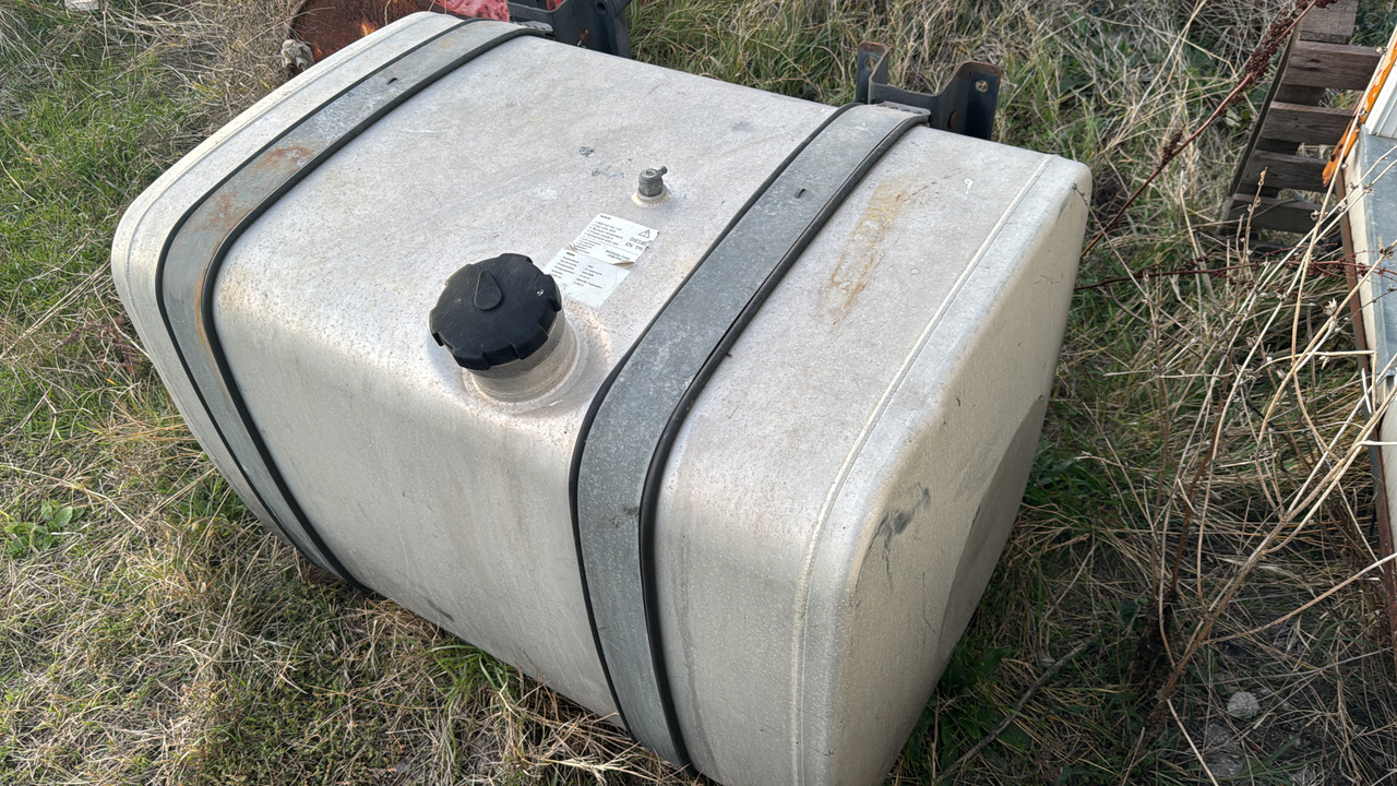 REZERVOR MAN 450 L MAN TGX truck - Rezervor combustibil pentru Camion: Foto 4 REZERVOR MAN 450 L MAN TGX truck - Rezervor combustibil pentru Camion: Foto 4