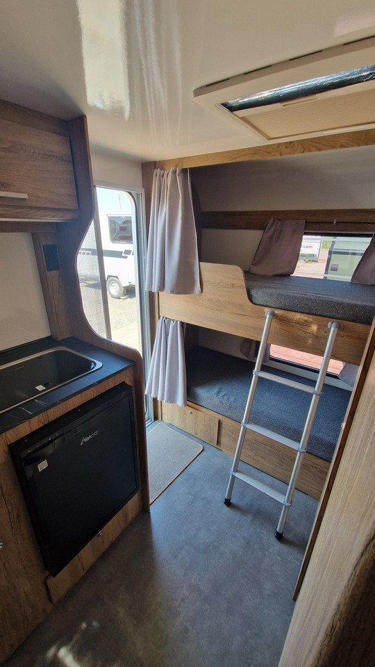 N-LAZUR Niewiadów Nowa Przyczepa Kempingowa dla 4 osób z Łazienką - Rulotă: Foto 3 N-LAZUR Niewiadów Nowa Przyczepa Kempingowa dla 4 osób z Łazienką - Rulotă: Foto 3