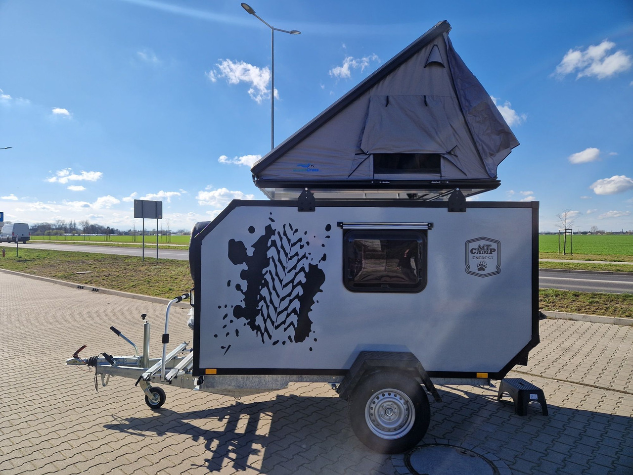 NOWA Przyczepa Wyprawowa Turystyczna Off-ROAD Everest MT-CAMP 2025 - Rulotă: Foto 2 NOWA Przyczepa Wyprawowa Turystyczna Off-ROAD Everest MT-CAMP 2025 - Rulotă: Foto 2