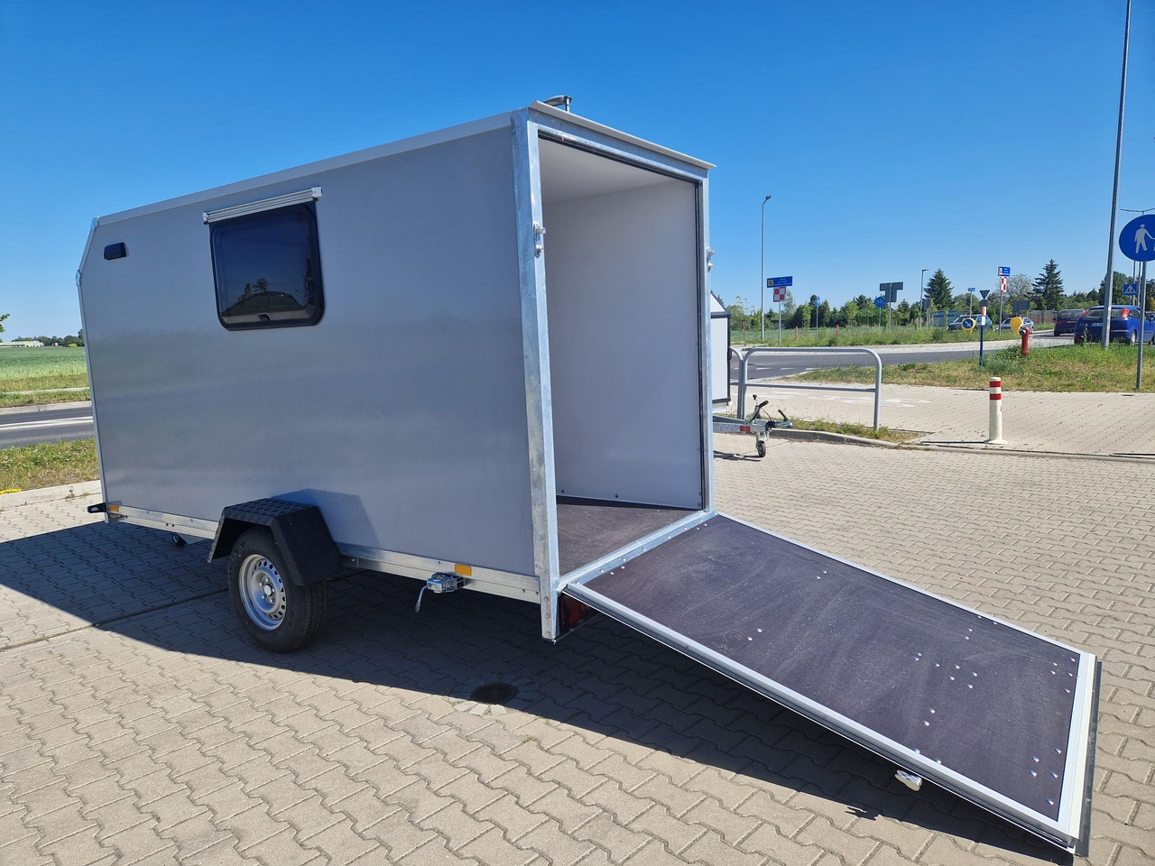 Przyczepa kempingowa Motocamp dla motocykla - Rulotă: Foto 1 Przyczepa kempingowa Motocamp dla motocykla - Rulotă: Foto 1