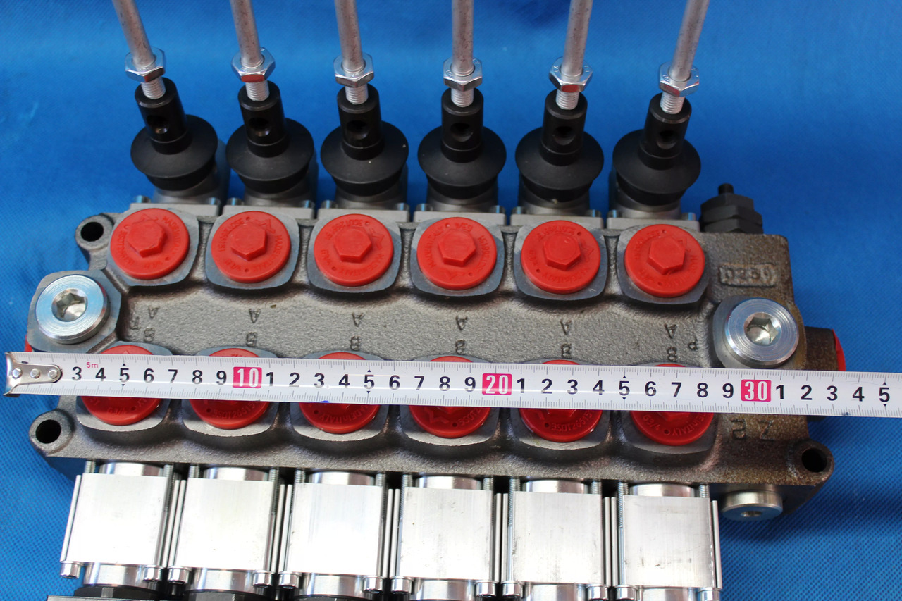 6 Sections Directional Control Valve Galtech Q95 120 l/min 31 GPM Electric solen for HDS-edged and cranes. - Echipamente aeroportuare: Foto 5 6 Sections Directional Control Valve Galtech Q95 120 l/min 31 GPM Electric solen for HDS-edged and cranes. - Echipamente aeroportuare: Foto 5