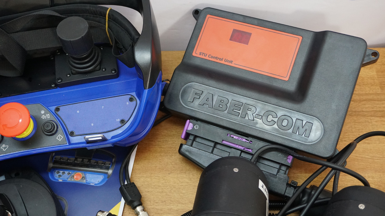 Set SPV with Scanreco RC400 8 Functions Hiab, Palfinger, Fassi - Remorcă forestieră: Foto 3 Set SPV with Scanreco RC400 8 Functions Hiab, Palfinger, Fassi - Remorcă forestieră: Foto 3