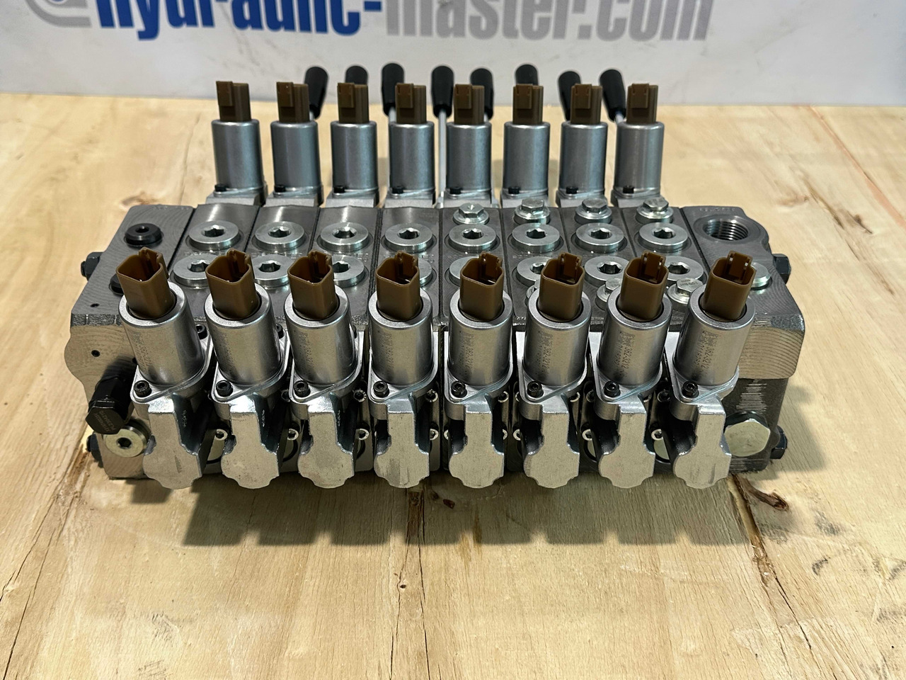 Valve Walvoil DPX100 MKG, Palfinger, Fassi, Hiab - Remorcă forestieră: Foto 2 Valve Walvoil DPX100 MKG, Palfinger, Fassi, Hiab - Remorcă forestieră: Foto 2