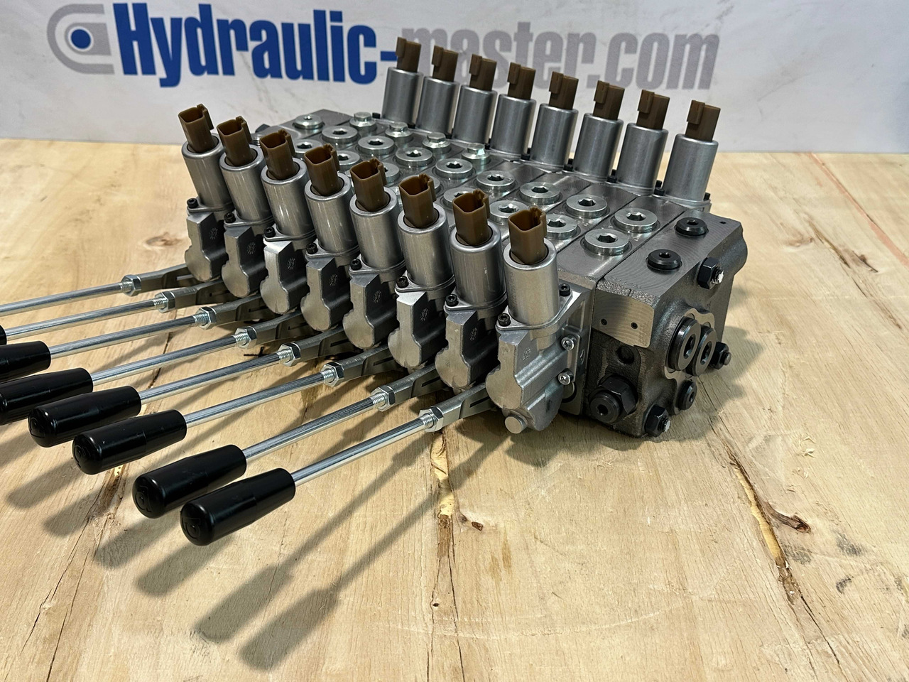 Valve Walvoil DPX100 MKG, Palfinger, Fassi, Hiab - Remorcă forestieră: Foto 3 Valve Walvoil DPX100 MKG, Palfinger, Fassi, Hiab - Remorcă forestieră: Foto 3