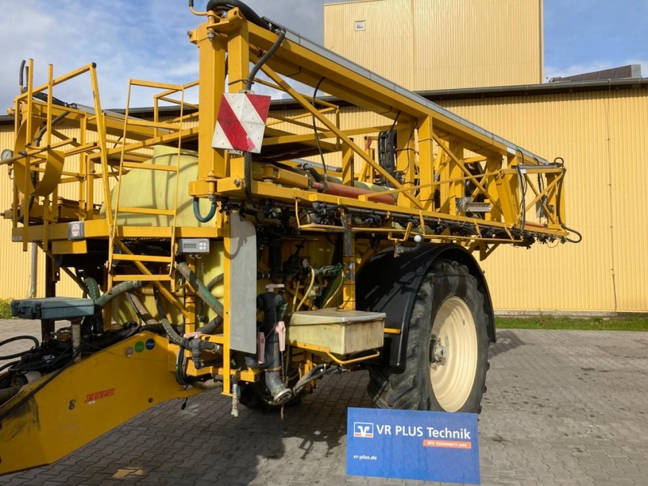 DUBEX MENTOR 9804 - Maşină de erbicidat tractata: Foto 1 DUBEX MENTOR 9804 - Maşină de erbicidat tractata: Foto 1