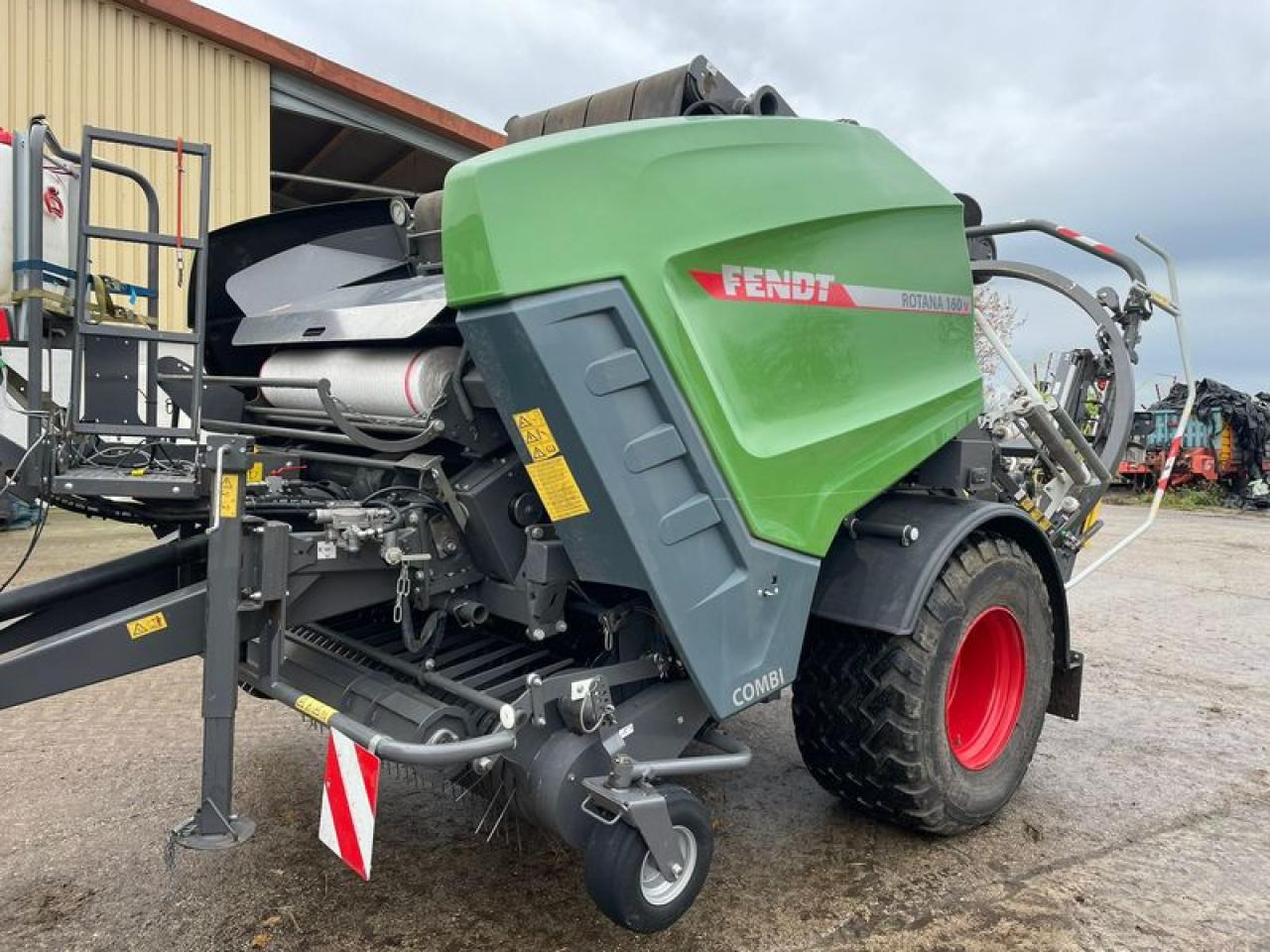 Fendt ROTANA 160 V COMBI - Presă baloţi rotunzi: Foto 1 Fendt ROTANA 160 V COMBI - Presă baloţi rotunzi: Foto 1