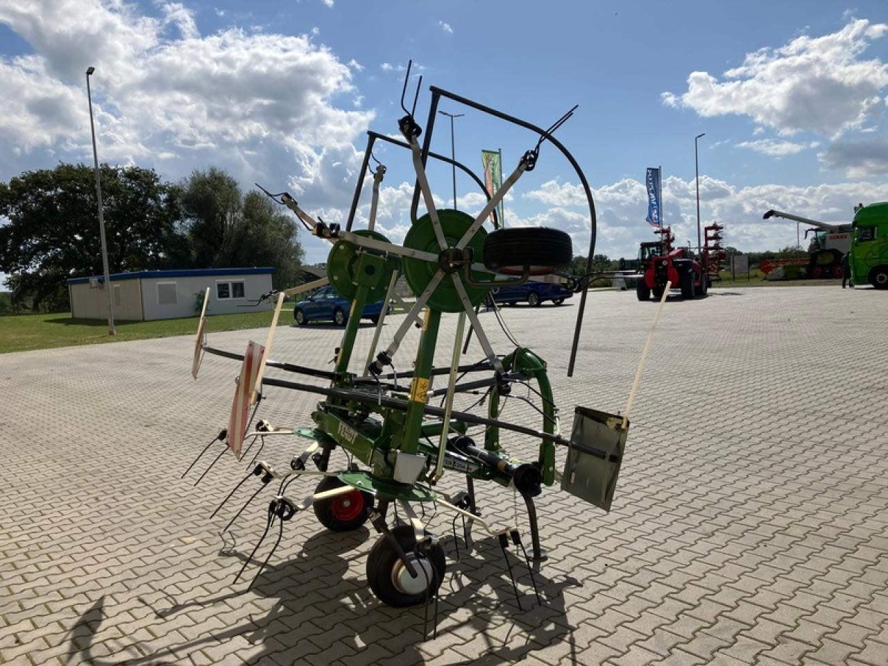 Fendt TWISTER 5204 AKTION - Maşină de întors fânul: Foto 3 Fendt TWISTER 5204 AKTION - Maşină de întors fânul: Foto 3