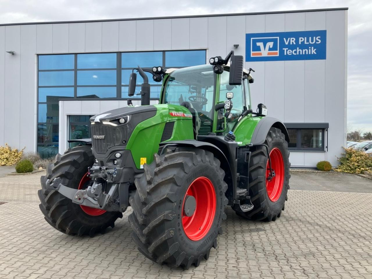 Fendt VARIO 724 GEN7 // RTK // RDA - Tractor agricol: Foto 1 Fendt VARIO 724 GEN7 // RTK // RDA - Tractor agricol: Foto 1