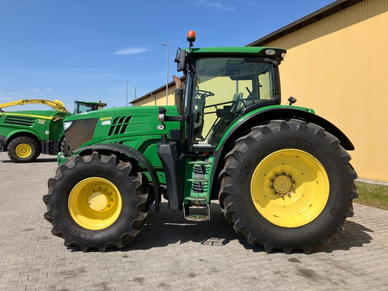 John Deere 6210R AUTOPOWER - Tractor agricol: Foto 2 John Deere 6210R AUTOPOWER - Tractor agricol: Foto 2