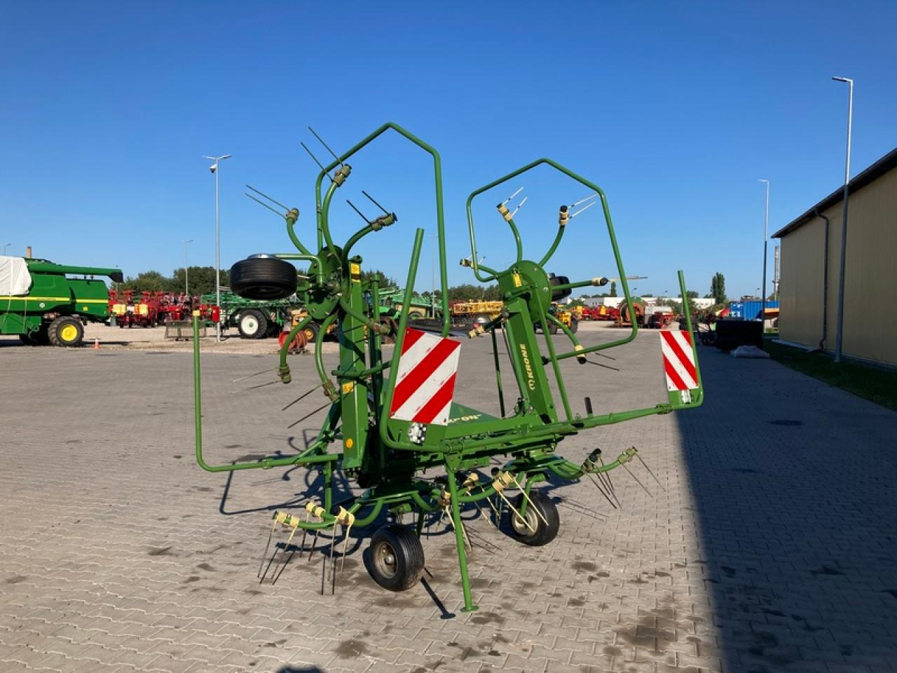 Krone KW 5.52 - Maşină de întors fânul: Foto 2 Krone KW 5.52 - Maşină de întors fânul: Foto 2