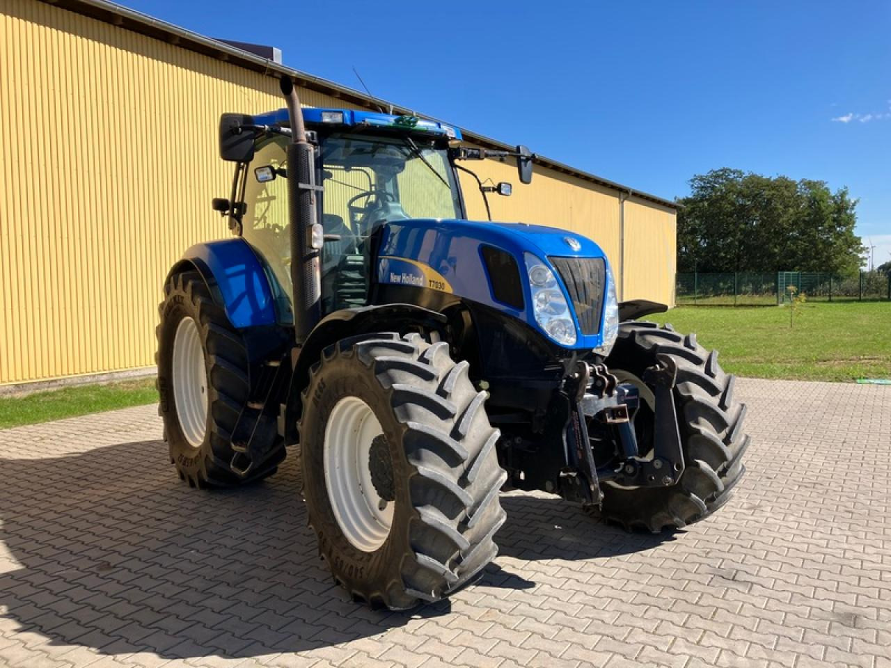 New Holland T7030 // GPS STARFIRE 6000 - Tractor agricol: Foto 4 New Holland T7030 // GPS STARFIRE 6000 - Tractor agricol: Foto 4