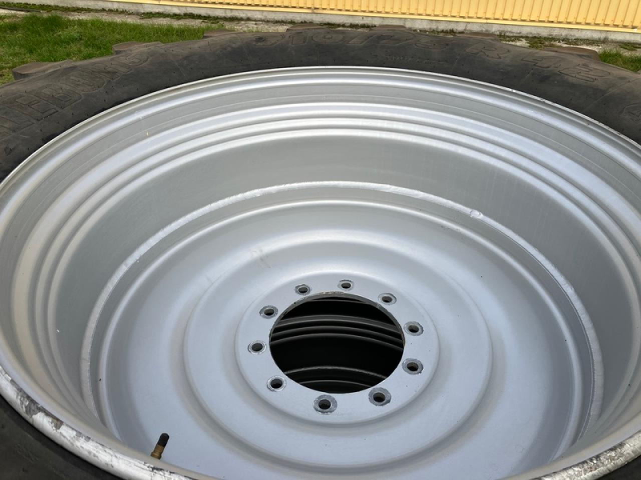 Trelleborg 710/75R42 TM900 - Anvelopă: Foto 3 Trelleborg 710/75R42 TM900 - Anvelopă: Foto 3