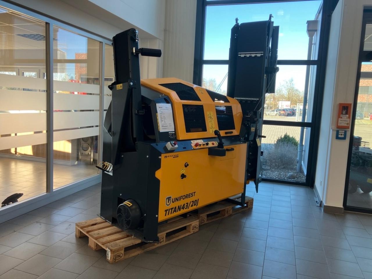 TITAN 43/20CE UNIFOREST - Utilaj forestier: Foto 3 TITAN 43/20CE UNIFOREST - Utilaj forestier: Foto 3
