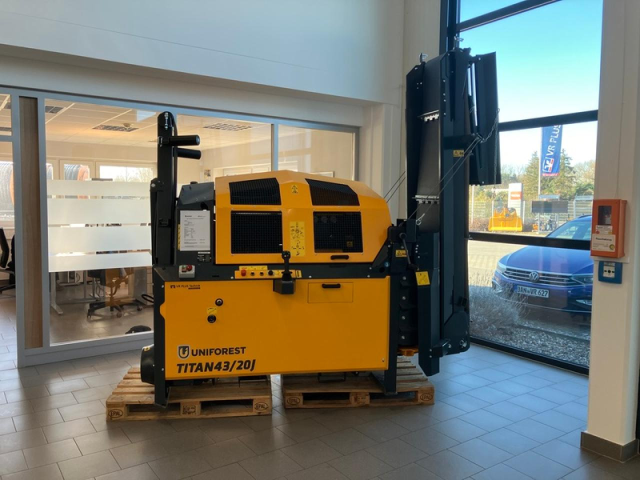 TITAN 43/20CE UNIFOREST - Utilaj forestier: Foto 2 TITAN 43/20CE UNIFOREST - Utilaj forestier: Foto 2