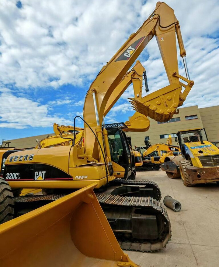Caterpillar 320CL - Excavator pe roţi: Foto 2 Caterpillar 320CL - Excavator pe roţi: Foto 2