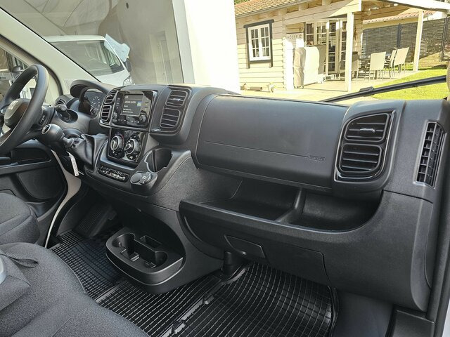 Autoutilitară cu platformă, Autoutilitară cabină dublă FIAT Ducato 140 DOKA Pritsche 2,9 Meter Klima DAB...: Foto 15 Autoutilitară cu platformă, Autoutilitară cabină dublă FIAT Ducato 140 DOKA Pritsche 2,9 Meter Klima DAB...: Foto 15