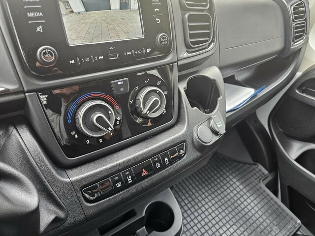 Autoutilitară cu platformă, Autoutilitară cabină dublă FIAT Ducato 140 DOKA Pritsche 2,9 Meter Klima DAB...: Foto 11 Autoutilitară cu platformă, Autoutilitară cabină dublă FIAT Ducato 140 DOKA Pritsche 2,9 Meter Klima DAB...: Foto 11