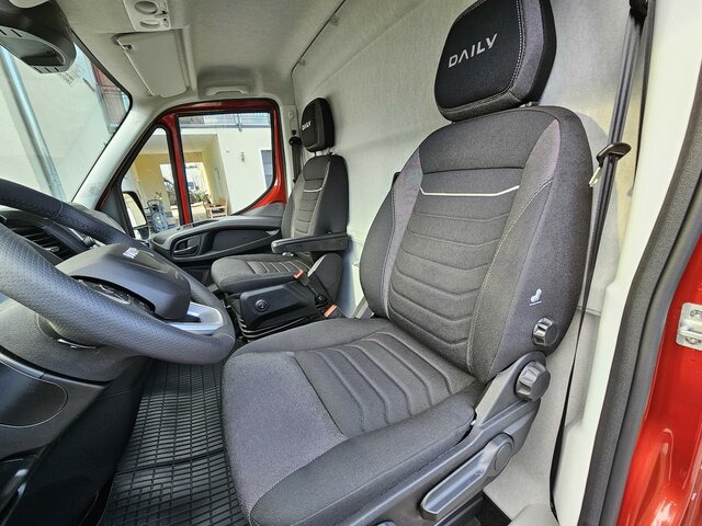 IVECO Daily 35S21HA8V Hi-Matic 16m³ XL LED AirPro - Dubă: Foto 4 IVECO Daily 35S21HA8V Hi-Matic 16m³ XL LED AirPro - Dubă: Foto 4