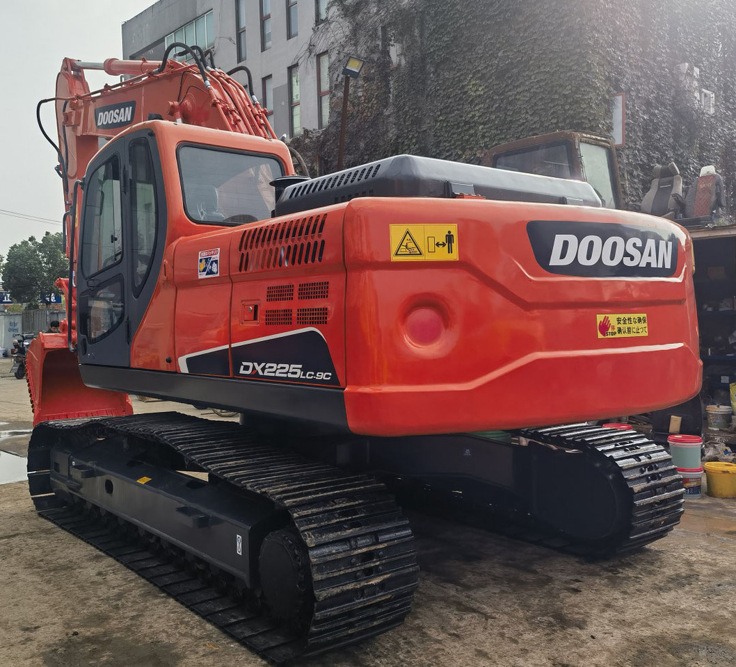 DOOSAN Doosan DX225LC-9c Crawler excavator - Excavator pe şenile: Foto 2 DOOSAN Doosan DX225LC-9c Crawler excavator - Excavator pe şenile: Foto 2