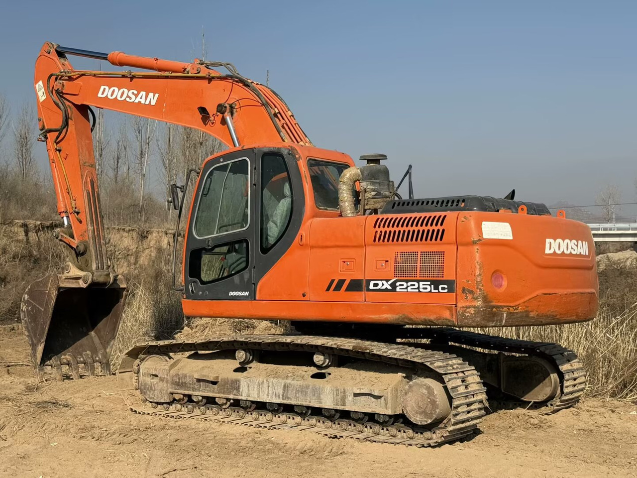 DOOSAN Doosan DX225LC Crawler excavator - Excavator pe şenile: Foto 1 DOOSAN Doosan DX225LC Crawler excavator - Excavator pe şenile: Foto 1