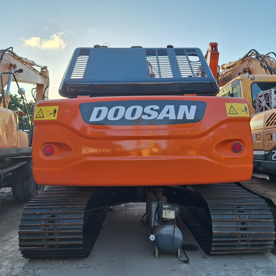 Doosan Dx225LC-9C Crawler Excavator - Excavator pe şenile: Foto 1 Doosan Dx225LC-9C Crawler Excavator - Excavator pe şenile: Foto 1