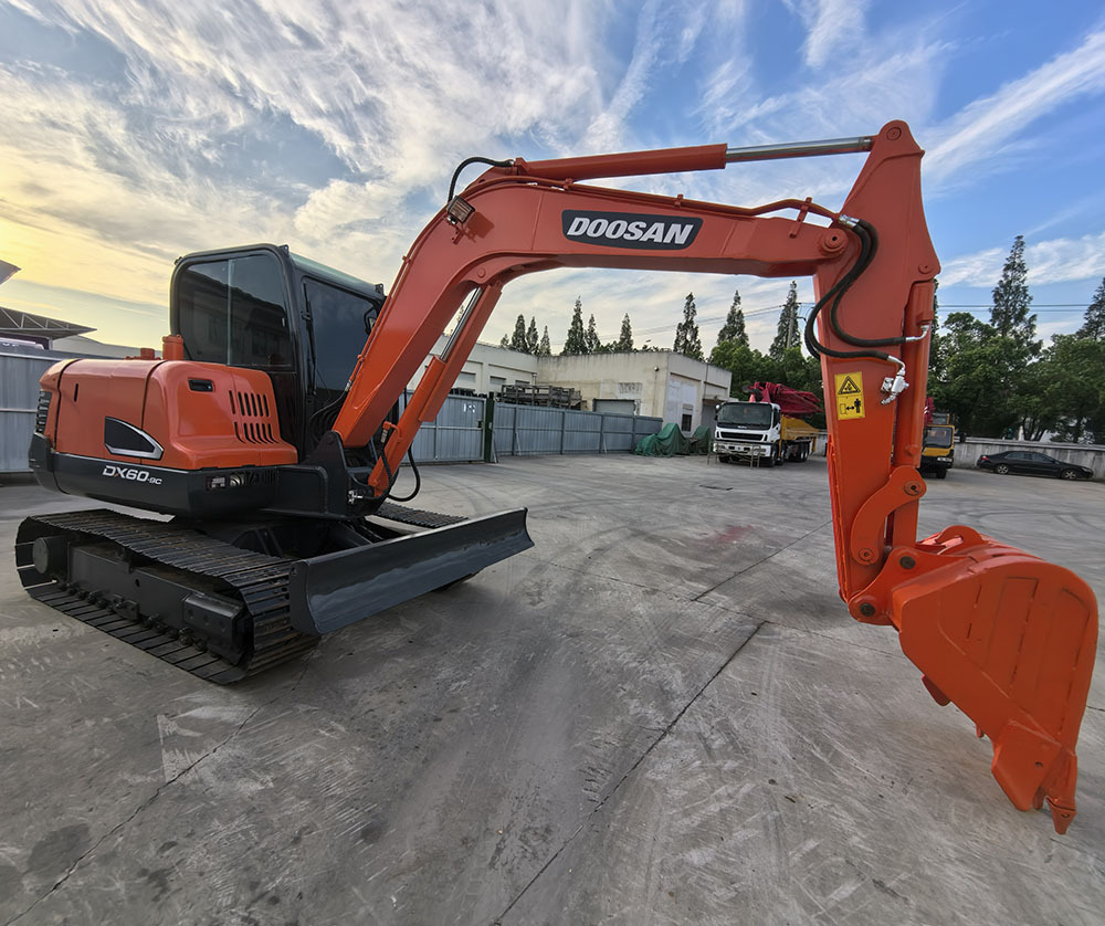 Doosan Dx60 Crawler Excavator - Excavator pe şenile: Foto 3 Doosan Dx60 Crawler Excavator - Excavator pe şenile: Foto 3