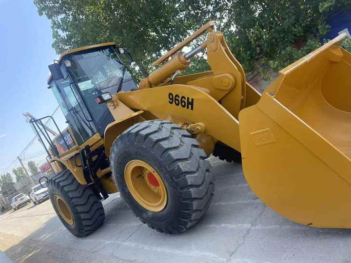 Good condition Used Japan Wheel loader Caterpillar 966H front loader - Încărcător frontal pe pneuri: Foto 4 Good condition Used Japan Wheel loader Caterpillar 966H front loader - Încărcător frontal pe pneuri: Foto 4