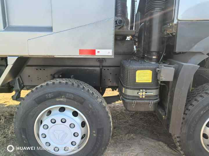 HOWO Heavy Dump Truck 6x4 8x4 Diesel Manual Transmission Right Left Hand Drive Sinotruck Dump Truck - Camion basculantă: Foto 5 HOWO Heavy Dump Truck 6x4 8x4 Diesel Manual Transmission Right Left Hand Drive Sinotruck Dump Truck - Camion basculantă: Foto 5