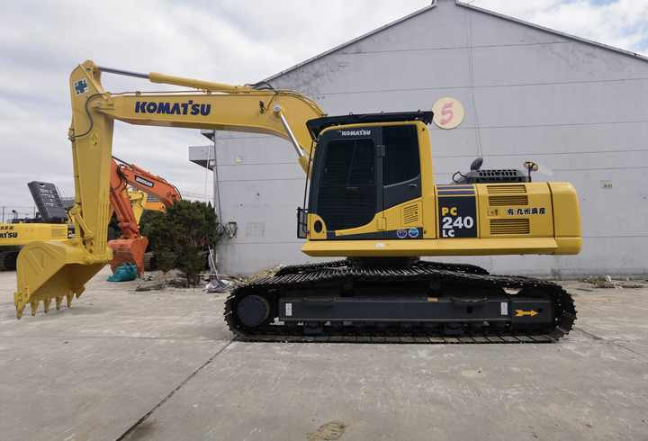 Japan original Komatsu PC240lc-8 digger, medium size hydraulic excavator PC200 PC210 PC220 PC240 for sale - Excavator pe şenile: Foto 2 Japan original Komatsu PC240lc-8 digger, medium size hydraulic excavator PC200 PC210 PC220 PC240 for sale - Excavator pe şenile: Foto 2